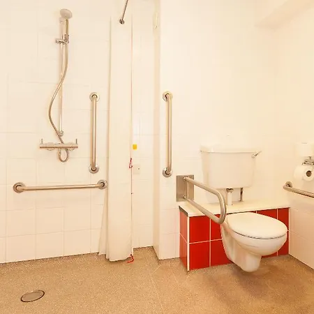 Hotel Travelodge Maypole 3*